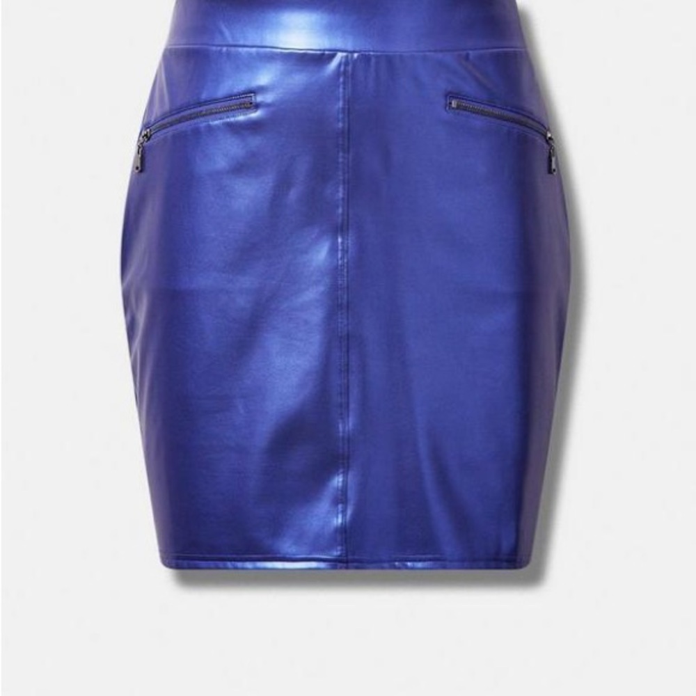 Torrid Metallic Shiny PU  Mini Skirt sz 1